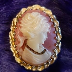 MARKED JAPAN SHELL/CELLULOID  CAMEO BROOCH RARE‎ CAMEO BROOCH Gorgeous Rare
